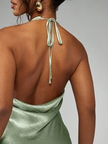 MISSGUIDED Metallisch-seidenes Neckholder-Minikleid für Abendpartys, ärmelloses, rückenfreies Sommerkleid für Urlaubsresorts, hochgeschlossenes, rückenfreies, kurzes, elegantes Abendkleid - Grün - Übersicht 5