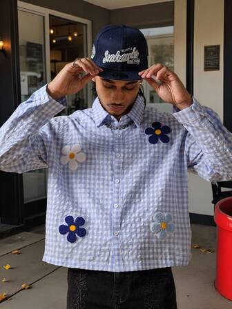 Street Life Camisa casual de estilo universitario con bordado floral para hombres