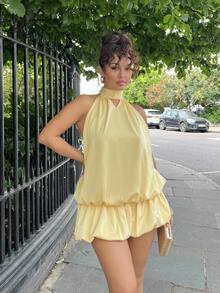 NegzBox Vestido feminino de primavera e verão, cor sólida amarela, festa de melhor amiga/coquetel/volta às aulas/festa de aniversário/festa de balada/saia de cetim sexy grande sem costas, estilo culote, decote halter, minivestido fashion/minissaia amarela/roupa de show/roupas de férias, mulher, vestidos de verão para mulheres, vestido amarelo, roupas de férias de primavera - Amarelo - Ver 1