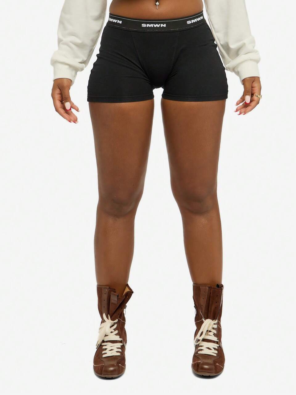 SUMWON Culotte taille haute style garçon avec bande élastique avec logo. Sous-vêtement en mélange de coton stretch. Sous-vêtement d'intérieur, vêtement de détente, vêtement de nuit. Cadeau de sous-vêtements intimes