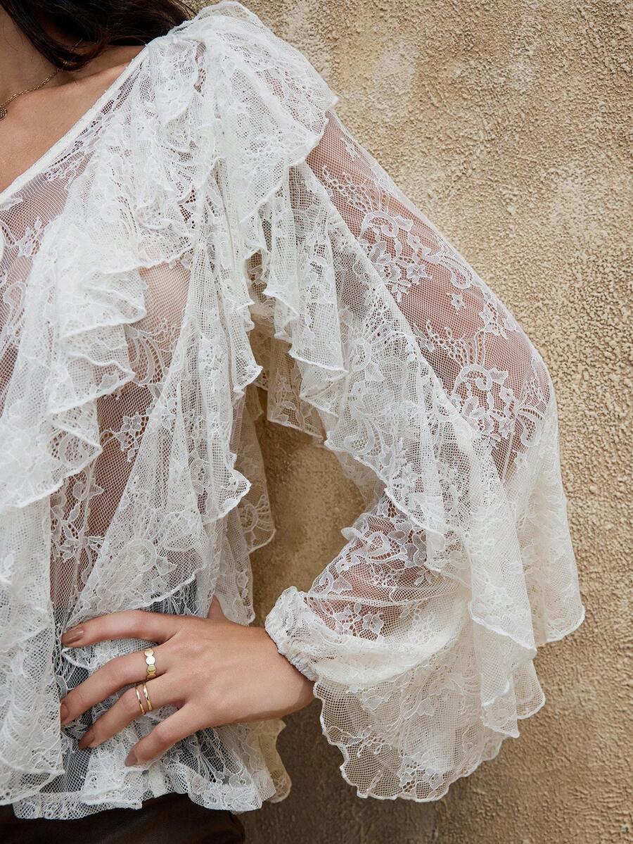 SHEIN Privé Blusa de moda sexy con parche de encaje, volantes y abotonadura sencilla para mujer