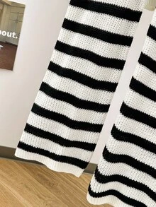 SHEIN Unity 2件套休闲度假条纹针织Polo领毛衣和裤子套装 - 黑與白 - 查看 3