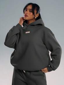 MUSERA 超大Logo连帽卫衣。适合机场休闲、毕业典礼、教师节、返校季等场合，秋冬春季皆宜。 - 深灰色 - 查看 3