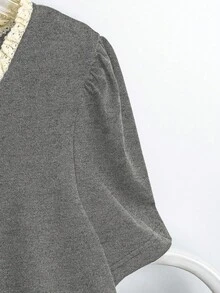 GlowEve 女士荷叶边圆领短泡泡袖单排扣休闲T恤 - 灰色 - 查看 3