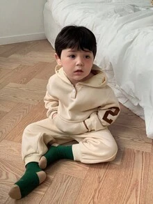 DAZY 2pcs/Set Toddler Boys' Korean Style Casual Letter Print Sweatshirt And Sweatpants Set - Apricot - View 3