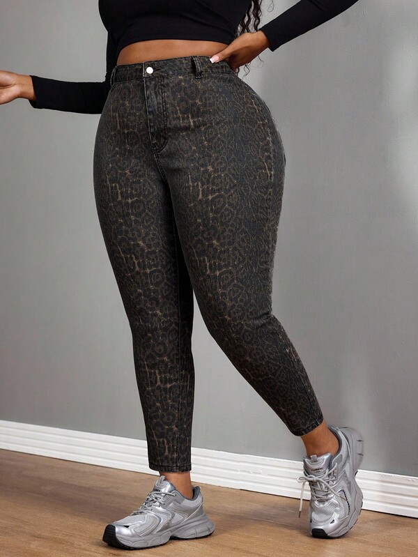 SHEIN CURVE+ Plus Size Women's Stretch Denim Jeans With American Leopard Print Design, Skinny Fit