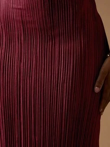 MISSGUIDED 优雅褶裥晚礼服长款连衣裙，胸部褶皱镂空设计，及地修身长裙，肩带系带，适合节日派对、婚礼宾客、正式场合和圣诞节穿着。 - 酒紅色 - 查看 3