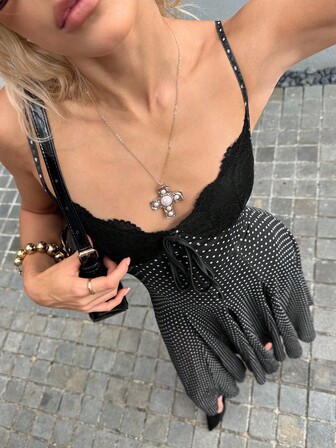 MainGRL Rochie neagră cu buline și bretele, model slip, pentru femei