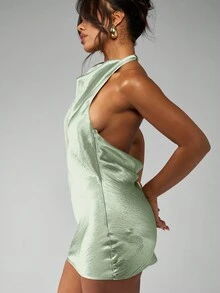 MISSGUIDED Metallisch-seidenes Neckholder-Minikleid für Abendpartys, ärmelloses, rückenfreies Sommerkleid für Urlaubsresorts, hochgeschlossenes, rückenfreies, kurzes, elegantes Abendkleid - Grün - Übersicht 6