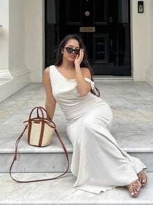 NegzBox فستان طويل أنيق بتصميم أسيمتري عند الياقة والتجعيد - لون مشمشي - مشاهدة 1