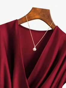 Franclia 女士时尚休闲深V领扭结纯色衬衫 - 酒紅色 - 查看 3