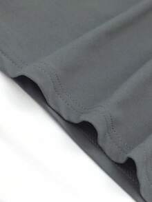 EMERY ROSE 复古圣诞衬衫，复古圣诞美学，女士圣诞衬衫，圣诞老人雪人图案 T 恤 - 深灰色 - 查看 3