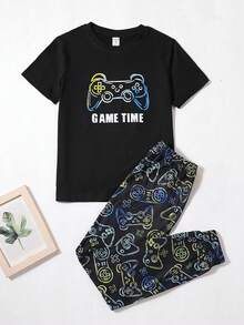 Tween Boy 游戏手柄和字母图案睡衣套装