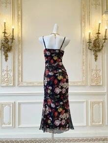 SHEIN MOD 花卉印花复古荷叶边吊带女式连衣裙 - 黑色 - 查看 4