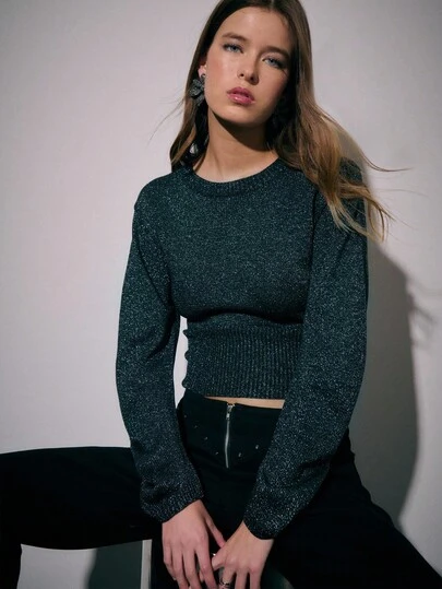 Nöista 长袖金属闪光短款针织衫，圆领，贴身，精致的卢勒克斯饰面 - 闪亮、百搭的秋季分层单品，完美搭配高腰牛仔裤、裙子或西装外套，适合外出、约会之夜、派对装扮或休闲晚会。