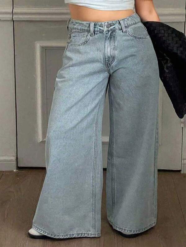 Dazy Plus Jeans largos acampanados de lavado claro talla grande para mujer, otoño