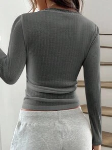 Zavorell ChicEase 女式甜美蕾丝边长袖 T 恤，修身款三扣休闲白色 T 恤上衣夏季灰色上衣灰色罗纹上衣长袖上衣蕾丝边上衣女式上衣 - 深灰色 - 查看 2
