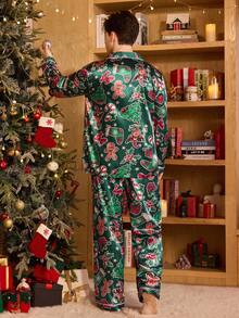 CoupledUp Ensemble pyjama homme à manches longues avec imprimé sapin de Noël et nœud papillon, Top boutonné et pantalon. Assortiment de Noël pour couple. Vêtements d'automne et d'hiver - Noir - Voir 2