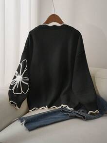 CosyJoli Cárdigan de mujer elegante y casual de talla grande con contraste de color y diseño floral 3D para otoño/invierno - Blanco y Negro - Ver 2