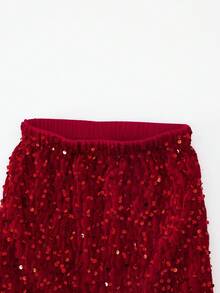 Sparklyn Young Girl Christmas Urban Elegant Red Plaid Fabric Heart Shaped Pocket Skirt. The Classic Red Plaid Fabric Is A Quintessential Christmas Element, Adding A Festive Vibe To The Girls'. The Heart-Shaped Pocket Design Is Cute And Unique, Highlighting The Girlish Charm. This Elegant Red Plaid Skirt Is Suitable For Girls To Wear During The Christmas Season, Showcasing An Urban And Graceful Style. Fall Winter - Red - View 5