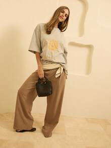 Aralina Crew Neck Oversized Regular Length Graphic Tee - Grey - View 5