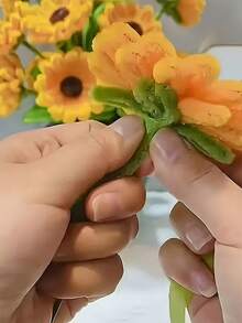 优质毛绒雪尼尔茎 - 100/150 件，用于逼真的向日葵花束和家居花卉装饰，扭曲棒用于 DIY 向日葵花束手工材料毛绒雪尼尔茎 - Yellow + Brown + Grass Green - 查看 7