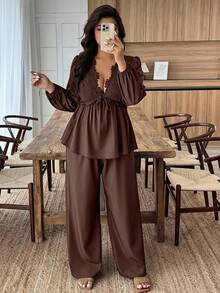 Weeklong Ensemble 2 pièces grande taille élégant et sexy, chemise et pantalon en patchwork de dentelle couleur unie - Tabac - Voir 5