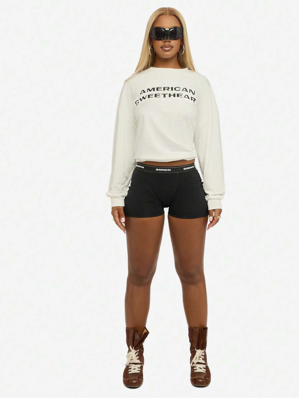 SUMWON Culotte taille haute style garçon avec bande élastique avec logo. Sous-vêtement en mélange de coton stretch. Sous-vêtement d'intérieur, vêtement de détente, vêtement de nuit. Cadeau de sous-vêtements intimes