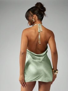 MISSGUIDED Metallisch-seidenes Neckholder-Minikleid für Abendpartys, ärmelloses, rückenfreies Sommerkleid für Urlaubsresorts, hochgeschlossenes, rückenfreies, kurzes, elegantes Abendkleid - Grün - Übersicht 2