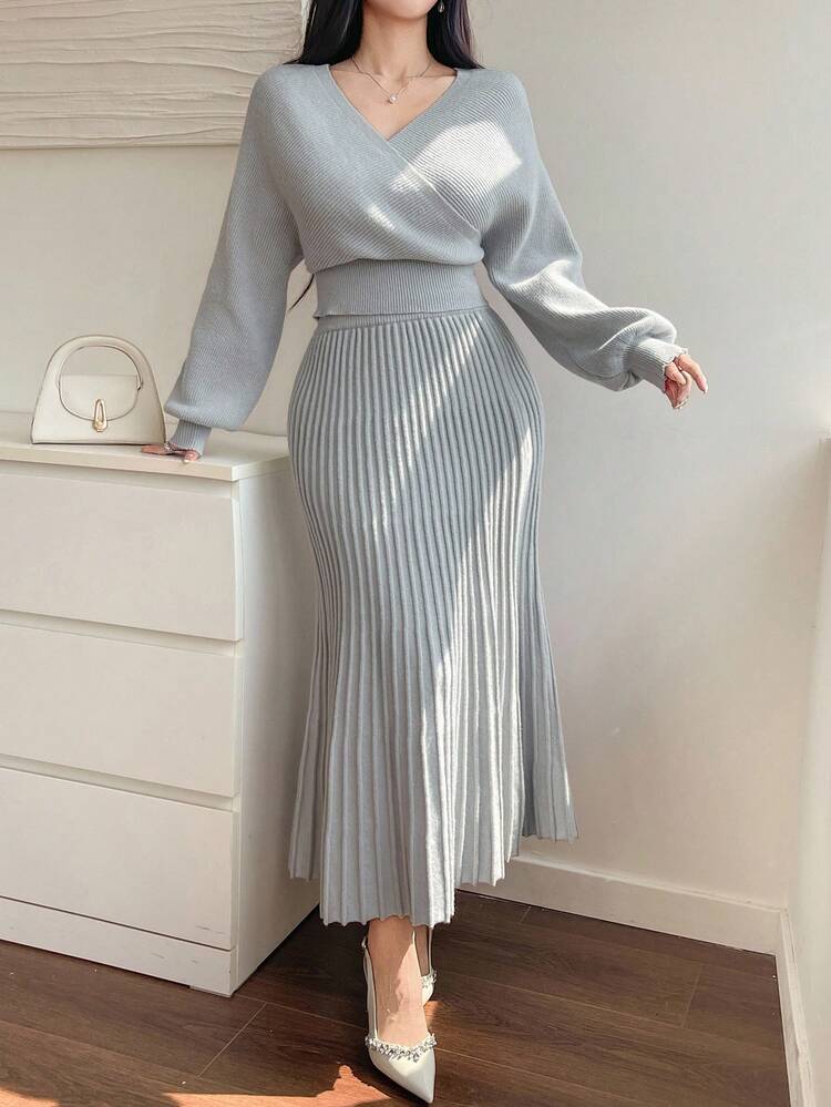 Women V-Neck Waist Cinched Pullover Sweater And Long Skirt 2 Pieces Set, Elegant Knit Suit Fall/Winter