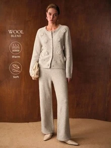 MOTF PREMIUM Conjunto de cárdigan y pantalones con detalles de flor en relieve con strass y perlas falsas - Albaricoque - Ver 2
