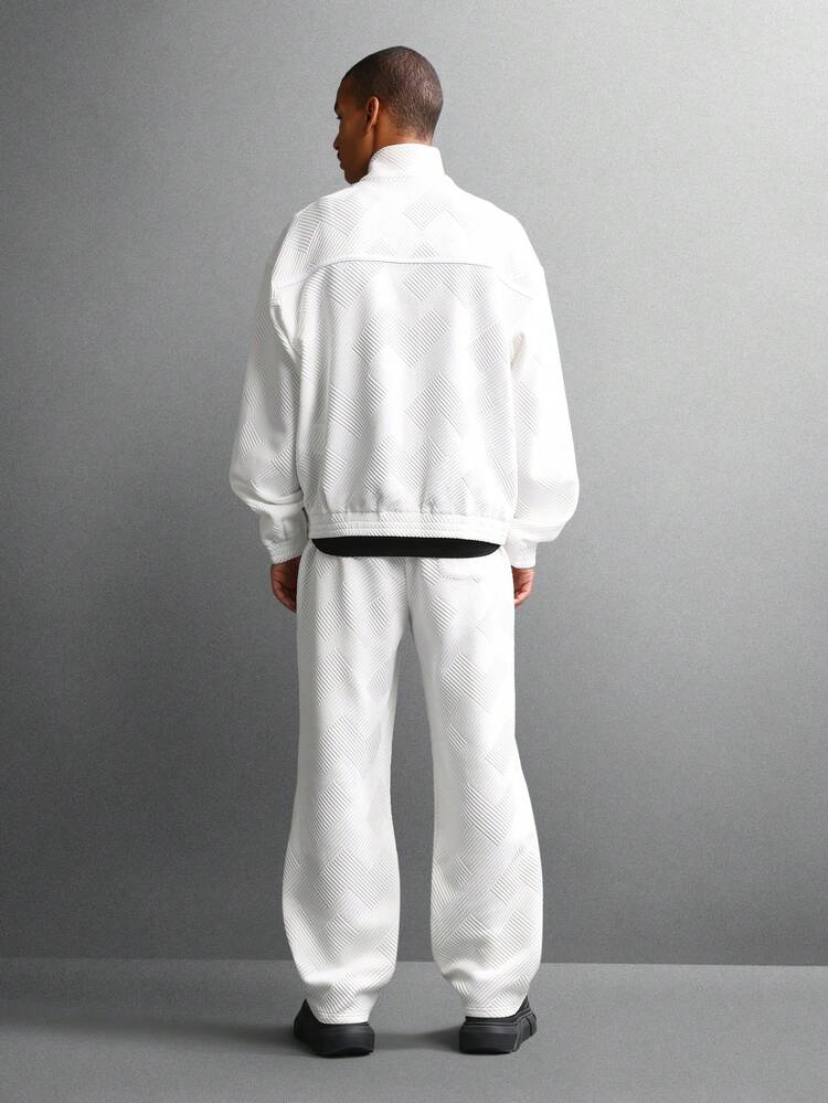 Agasalho texturizado com detalhe de vivo e gola alta