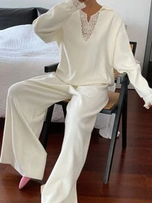 Livesso 女式秋季蕾丝拼布 V 领宽松上衣和休闲裤针织两件套 - 白色 - 查看 1