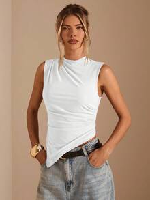 SHEIN BAE Women's Solid Color Sleeveless Cropped Casual Tank Top With Asymmetrical Hem,Multipack - White - View 4