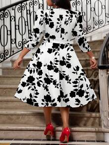 SHEIN Lady 大码女式花卉印花V领泡泡袖优雅中长连衣裙 - 彩色 - 查看 2