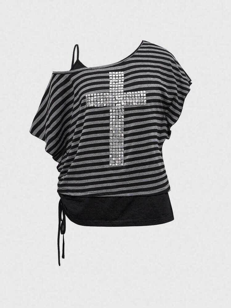 ROMWE J-Fashion Camiseta básica de mujer con estampado vintage de rayas, hombros oblicuos, corte holgado, en negro y gris, con decoración gráfica de cruz, de estilo retro punk y subcultura