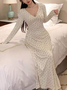 DAZY 碎花修身V领褶皱长款睡裙，睡衣，秋冬款