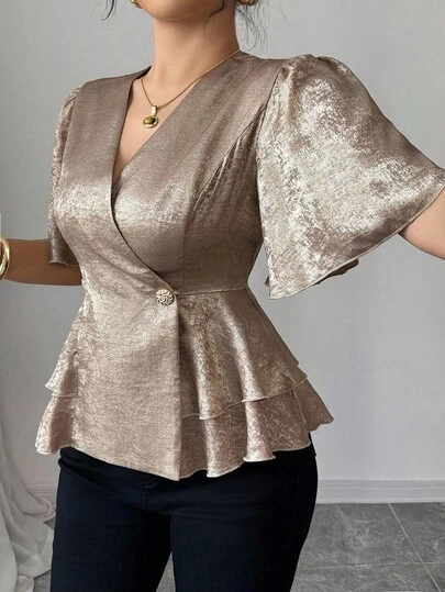 Elenzga قميص نسائي أنيق بتصميم رفرفة أكمام معدنية قابل للتقاطع، مناسب للبنات ذوات الحجم الكبير، تصميم متعدد الاستخدامات للذهاب إلى العمل أو الحفلات أو الأعراس