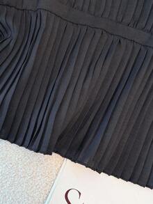 Franclia 无袖褶皱圆领休闲衬衫 - 黑色 - 查看 3