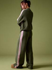 MISSGUIDED Knitted Wide Leg Trouser With Embroidery And Stripe Detail For Winter Layering Cozy Casual Comfort Christmas - Green - View 2