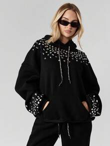 MISSGUIDED 女士缀饰水钻连帽衫，配有抽绳和中央口袋，超大套头衫 - 黑色 - 查看 4