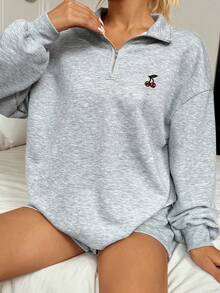 Veykashi 大码休闲可爱樱桃刺绣图案宽松套头卫衣，适合秋冬季节，学院风返校季灰色刺绣卫衣四分之一拉链卫衣 - 灰色 - 查看 3