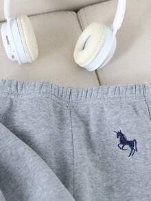 SHEIN Playful Pals 男婴三件套刺绣图案圆领保暖卫衣和条纹披肩领长裤套装，秋冬季婴儿休闲套装，婴儿秋季服装，婴儿运动服，婴儿冬季服装，婴儿运动服，男婴服装，男婴套装，男婴秋季服装，男童秋季套装 - 灰色 - 查看 5