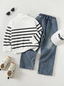 SHEIN Bộ 2 món/Bộ quần áo nỉ lót giữ nhiệt và quần jean cho bé trai, áo chui đầu cổ tròn kẻ sọc dáng rộng và quần denim, thời trang thường ngày thoải mái, cơ bản, thích hợp mặc trong nhà, ngoài trời, hàng ngày, thể thao, vui chơi, tiệc tùng lễ hội, trở lại trường, Halloween, Giáng sinh, dạo phố, bộ đồ thể thao, bộ đồ hai mảnh thu/đông cho bé trai bộ đồ kẻ sọc cho bé trai bộ đồ thường ngày cho bé trai bộ đồ jean thu - trắng - Xem 2