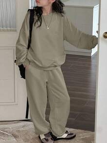 DAZY 2 件套青少年女孩圆领字母刺绣运动衫套装，秋季