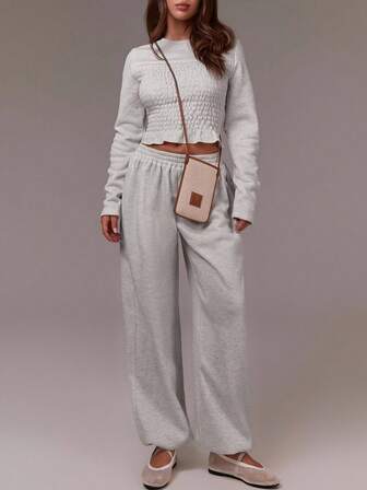 Athîral 女式纯色圆领长袖荷叶边下摆休闲上衣和裤子两件套，秋季