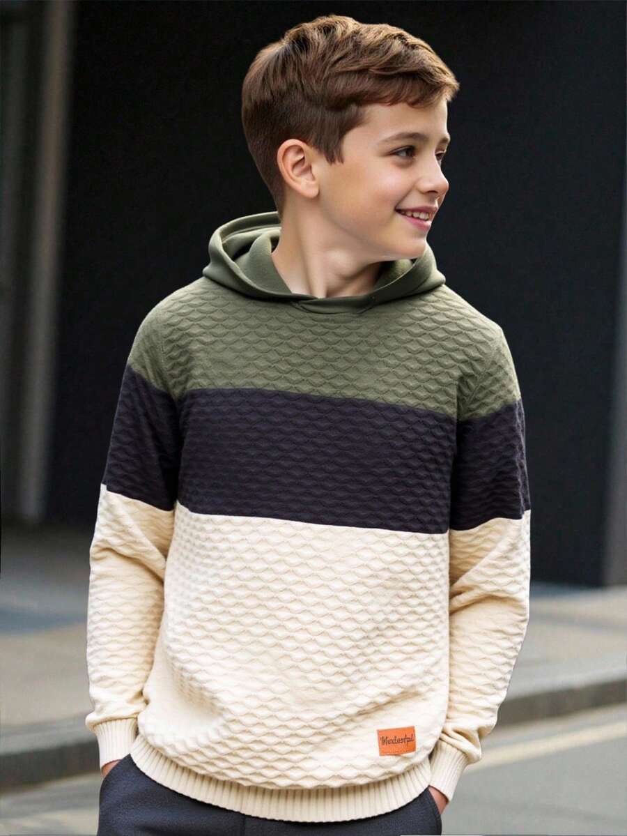 SHEIN Tween Jungen Sweatshirt im Jacquard-Kontrastdesign, erschwinglich für den ersten Schultag, kann mit Tween Jungenhemden, weißen Hosen, Tween Jungenjacken, einfarbigen T-Shirts, Cartoon-Shirts, grauen Hoodies, Tween Jungensweatshirts und Jeans kombiniert werden