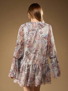 MISSGUIDED 飘逸荷叶边领口雪纺迷你连衣裙佩斯利印花喇叭袖秋冬波西米亚风节日婚礼宾客派对场合服装 - 白色 - 查看 2