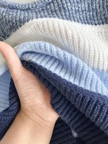 SHEIN Vintaside Kids 冬季服装、冬季套装、儿童冬季服装、秋季服装、万圣节、万圣节服装、圣诞节服装、男童撞色宽条纹拼接粗针织毛衣，百搭实用，适合秋冬季上学或休闲穿着。 - 彩色 - 查看 5