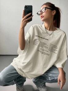 DAZY 女式夏季宽松圆领短袖 T 恤，带标语印花，KEEP MOVING FORWARD 超大码 T 恤，图案 T 恤 - 杏色 - 查看 1